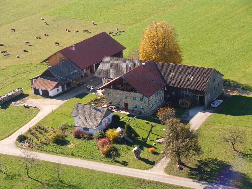 Baby- Und Kinderhof Aicherbauer Seeham Екстер'єр фото
