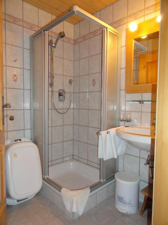Baby- Und Kinderhof Aicherbauer Seeham Номер фото