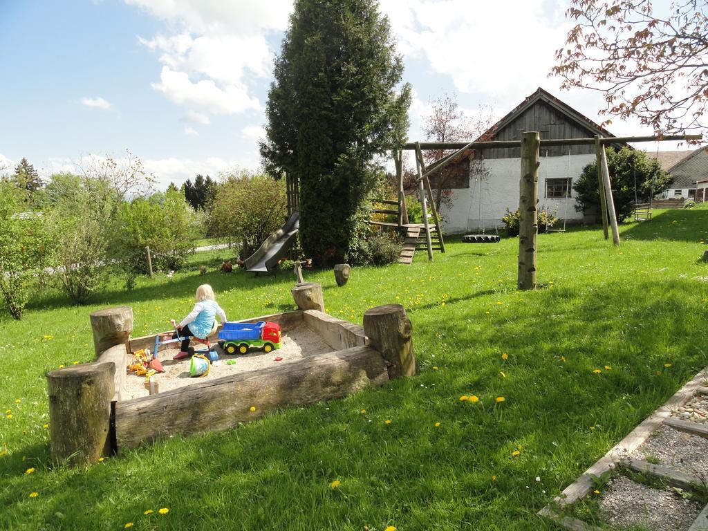 Baby- Und Kinderhof Aicherbauer Seeham Екстер'єр фото