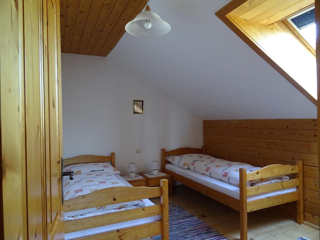 Baby- Und Kinderhof Aicherbauer Seeham Екстер'єр фото